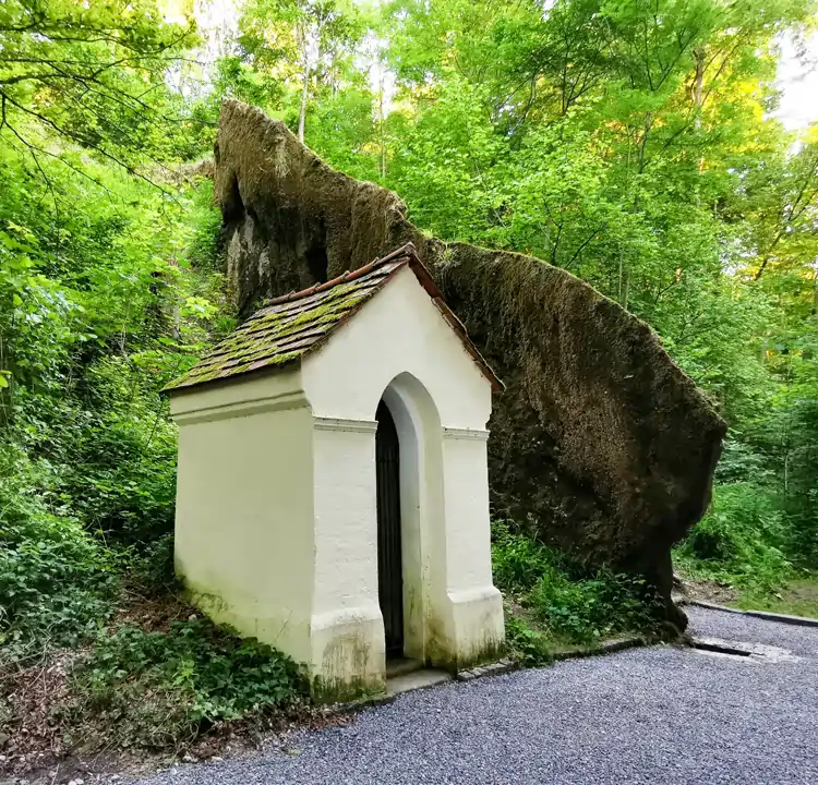 Wachsender Felsen - Stadt - Landau a.d. Isar